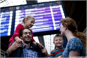 Familie im Ostbahnhof