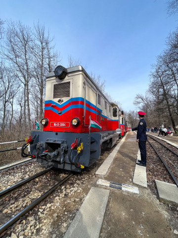 Fellobogózott mozdony a Gyermekvasúton