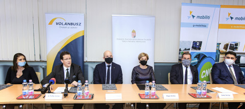 Magyar Beatrix, Pafféri Zoltán, Homolya Róbert, Mager Andrea, Kóbor György, Orgovány Ferenc - Fotó: Volánbusz