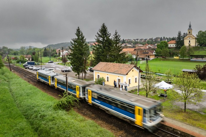 Berkenye felújított vasútállomása