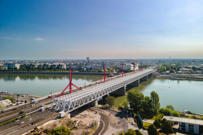 Összekötő vasúti híd - Fotó: MÁV