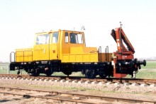 DGKU-2000 sorozatú Vontatójármű PK 8000 B típusú daruval