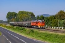 M62 187 + olajzöld szerelvény