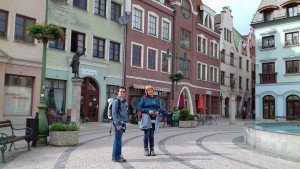 Az Európa udvar Komárom egyik turistacsalogató látványosságának készült, mára azonban több sebből is vérzik: elnéptelenedett üzlethelyiségek, málladozó felületek és ürességtől kongó alagsor.