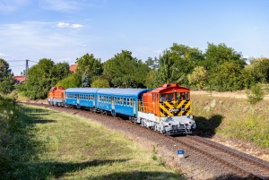 M44 211 a Kaposvári Retró Hétvégén 2 Bhv kocsival, valamint Púpossal tolómozdonnyal.