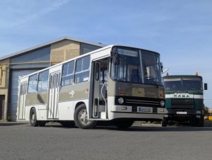 AA-IK-260: MÁVAUT színtervű Ikarus 260-as.