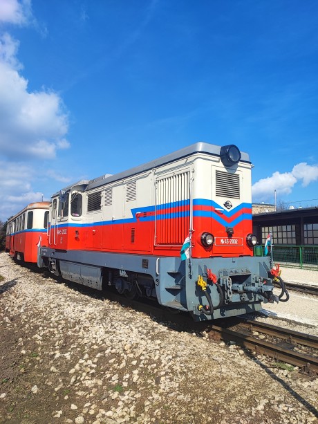 A nemzeti ünnepen sürített menetrend érvényes a kisvasúton.