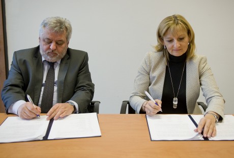 Megállapodás aláírás Dávid Ilona és Lánczi András 20170216