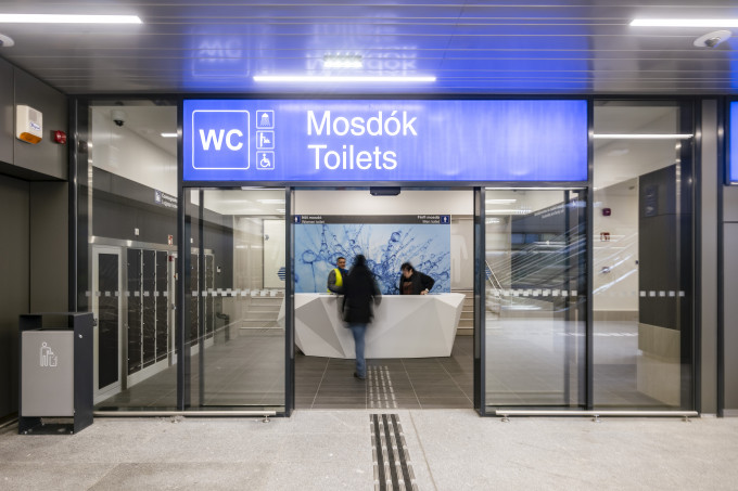 Korszerű illemhely a pályaudvaron Korszerű illemhely a pályaudvaron
