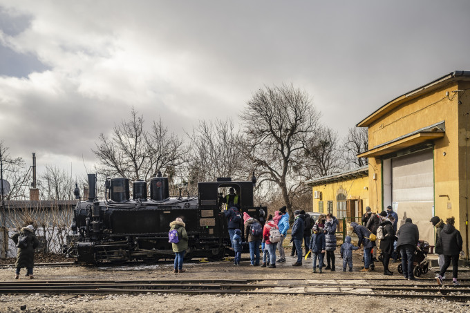 A legkisebbek is felszállhatnak egy gőzmozdony és két dízelmozdony vezetőállására.