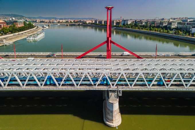 Összekötő vasúti híd