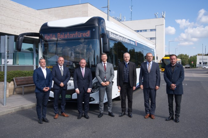 A teljes helyi flotta megújult Balatonfüreden, három Ikarus 120e típusú e-busz zöldíti a helyi közlekedést