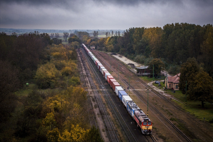 Székesfehérvár-Komárom vonal, tehervonatok, pótlóbuszok - 2023.10.27.