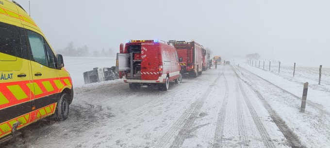 76-os úton történt baleset