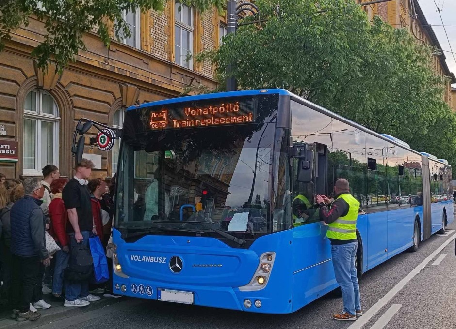 Pótlóbuszok