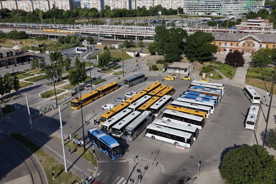 MÁVbusz